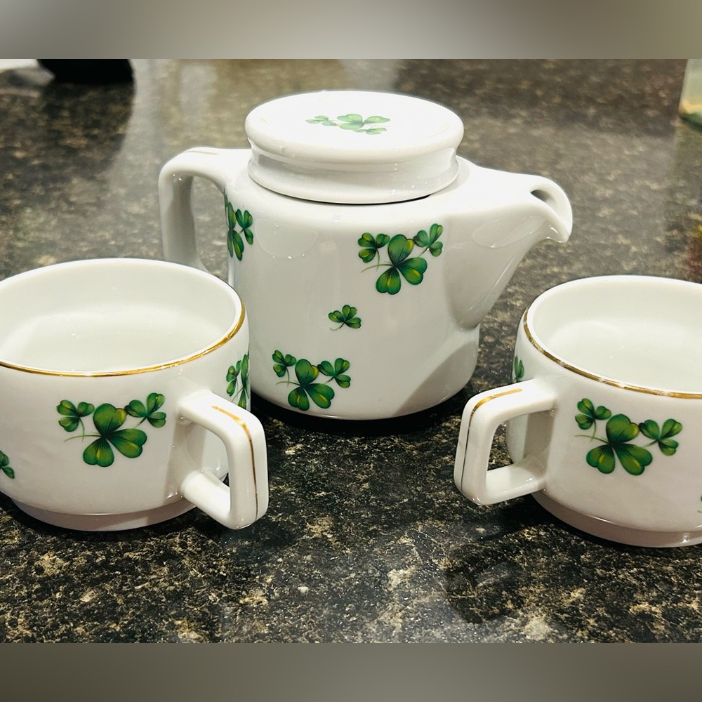 Vintage Irish Shamrock gold accents teapot & cups St Patrick’s Day made in Japan